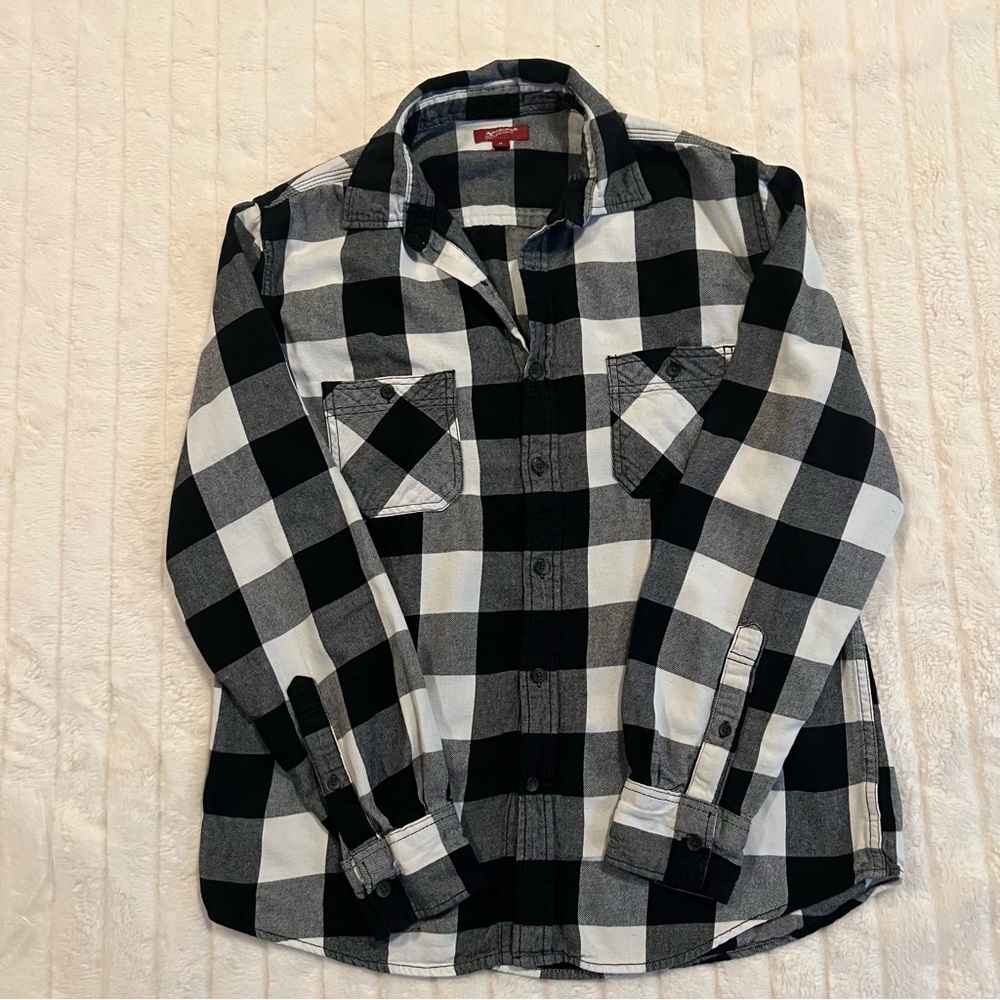 Arizona Jean Company Black and White Casual Button Down Shirt